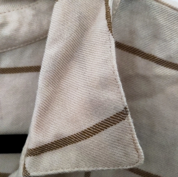 !! Sold!! J Jill Brushed-Twill Pleated-Back Shirt - Picture 7 of 10